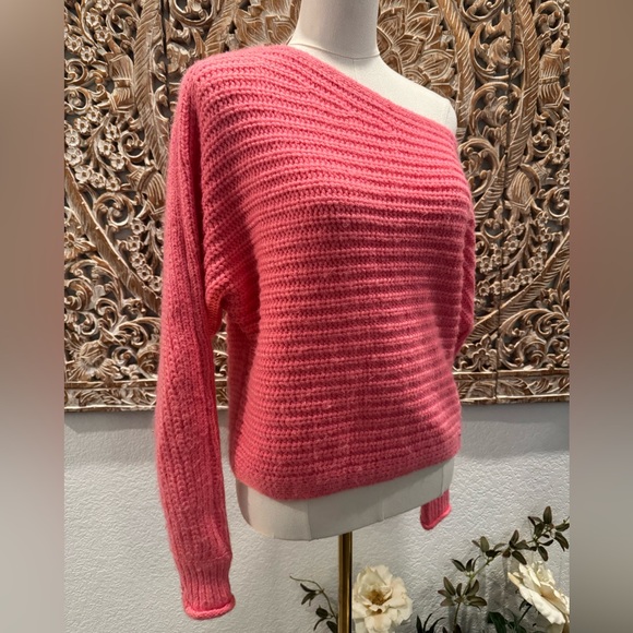 Abercrombie & Fitch Pink Off-Shoulder Romantic Knit Sweater - Picture 6 of 16